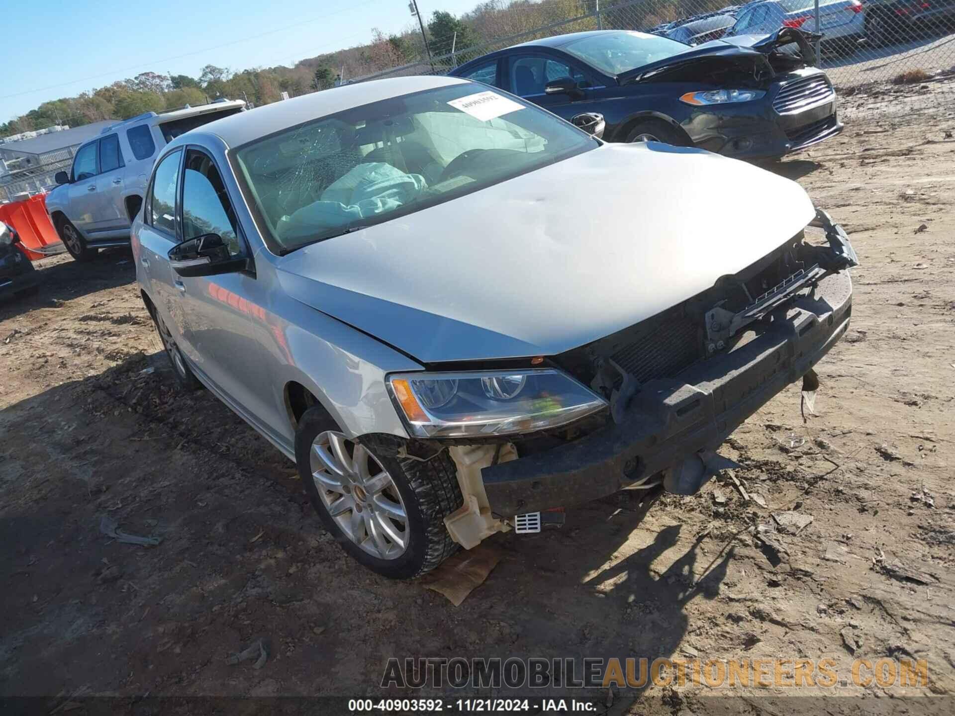 3VWDZ7AJ3BM047950 VOLKSWAGEN JETTA 2011