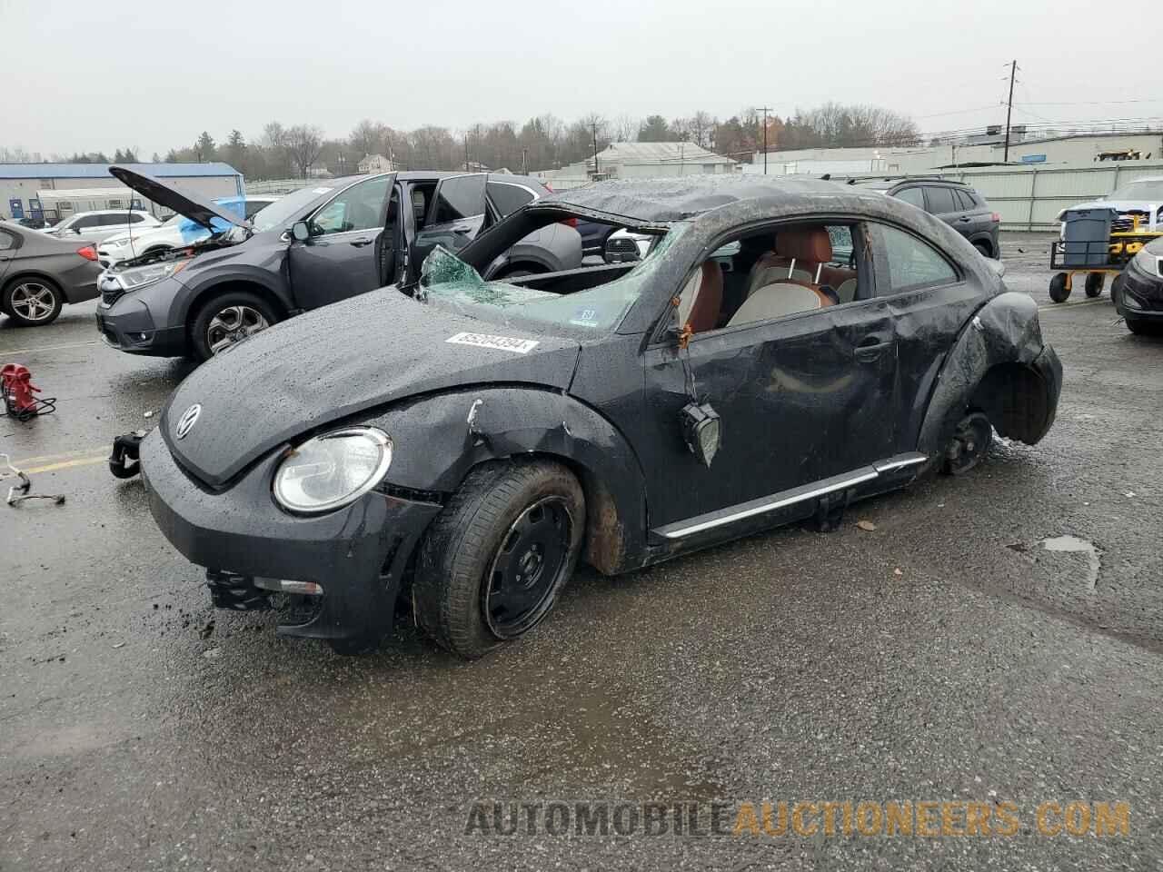 3VWF17AT0GM632641 VOLKSWAGEN BEETLE 2016