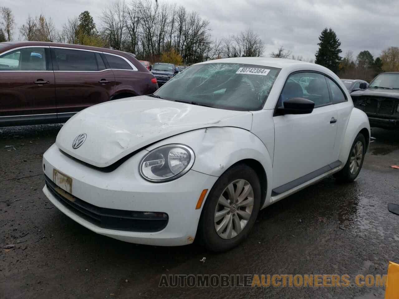 3VWF17AT2FM629979 VOLKSWAGEN BEETLE 2015