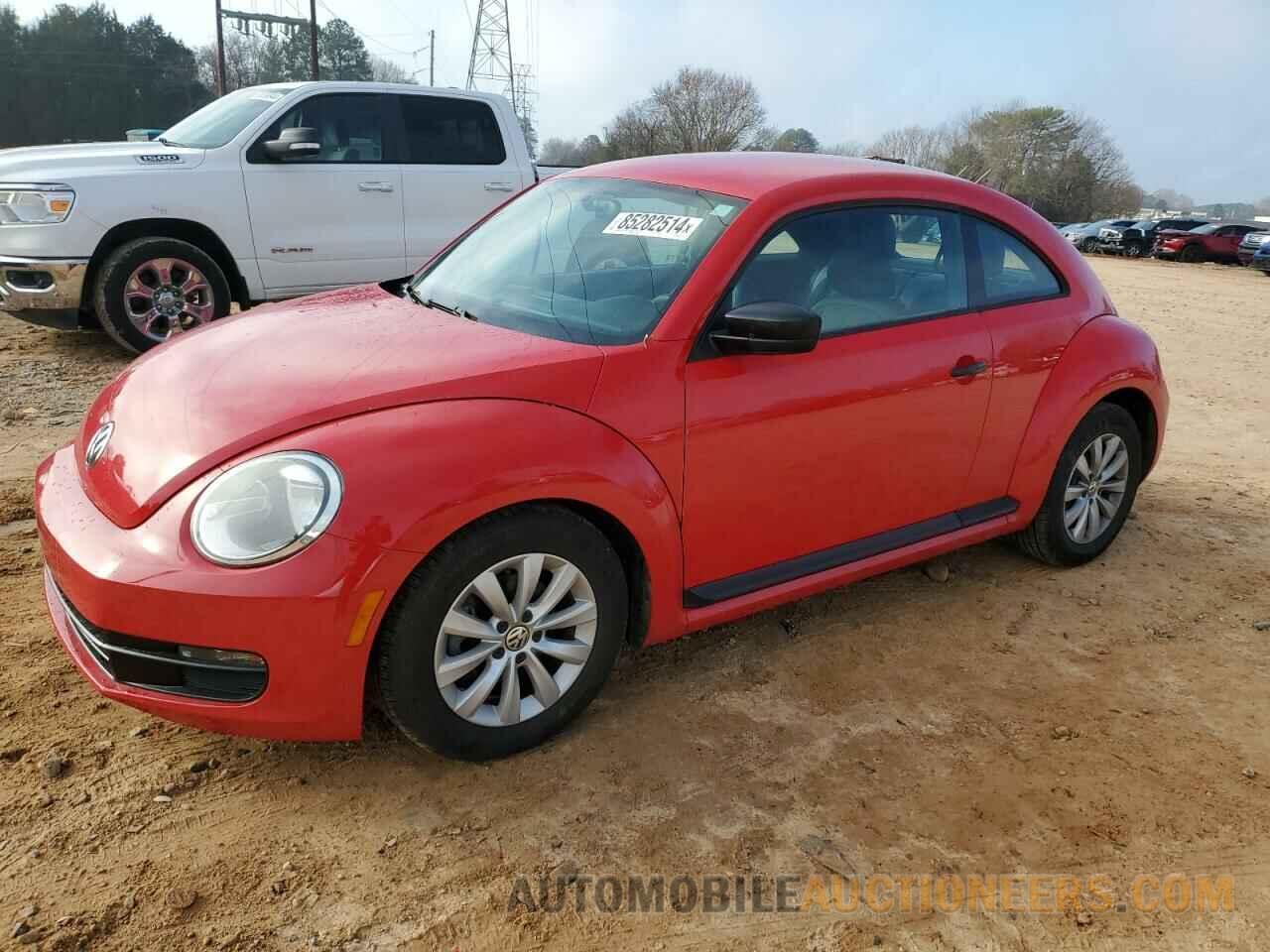 3VWF17AT2FM645261 VOLKSWAGEN BEETLE 2015