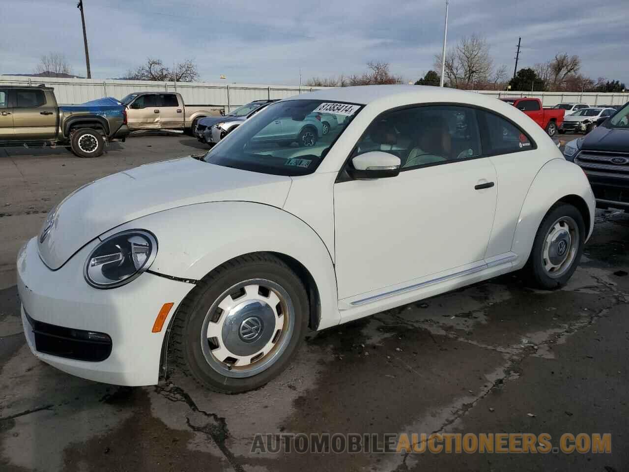 3VWF17AT2GM633760 VOLKSWAGEN BEETLE 2016