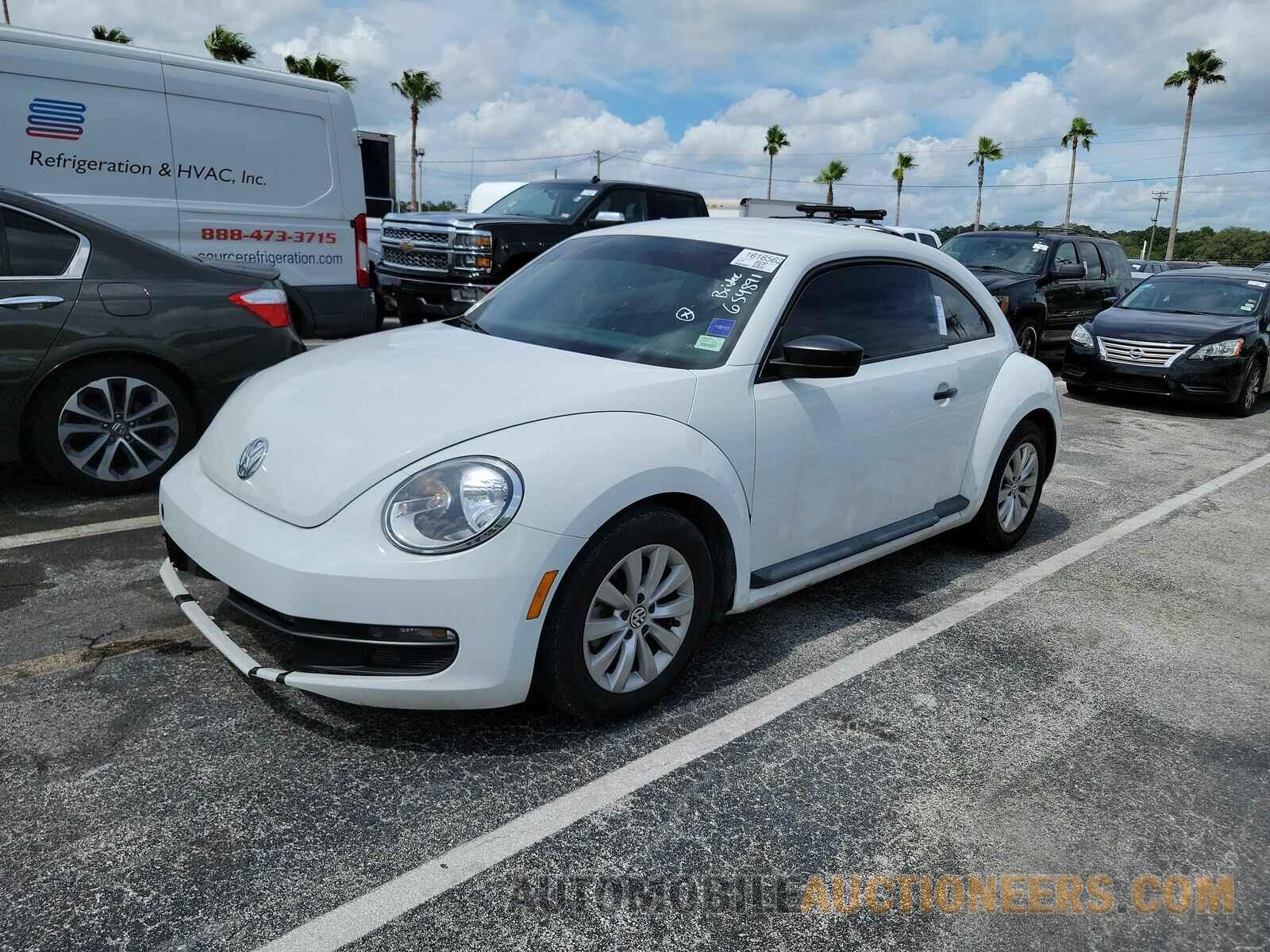 3VWF17AT3FM654891 Volkswagen Beetle 2015