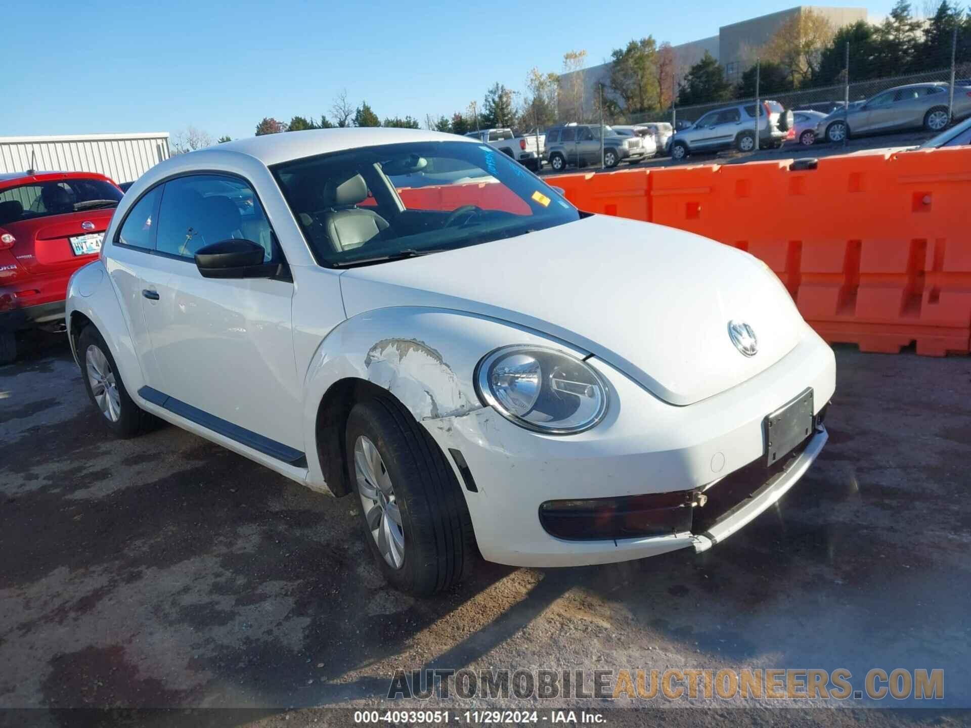 3VWF17AT3GM606258 VOLKSWAGEN BEETLE 2016