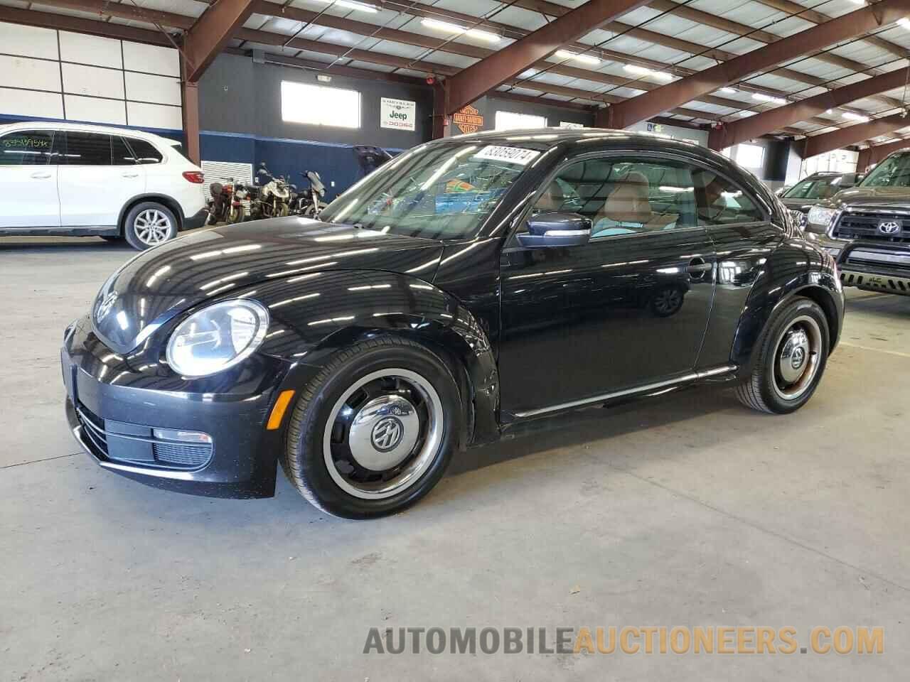 3VWF17AT4FM656780 VOLKSWAGEN BEETLE 2015