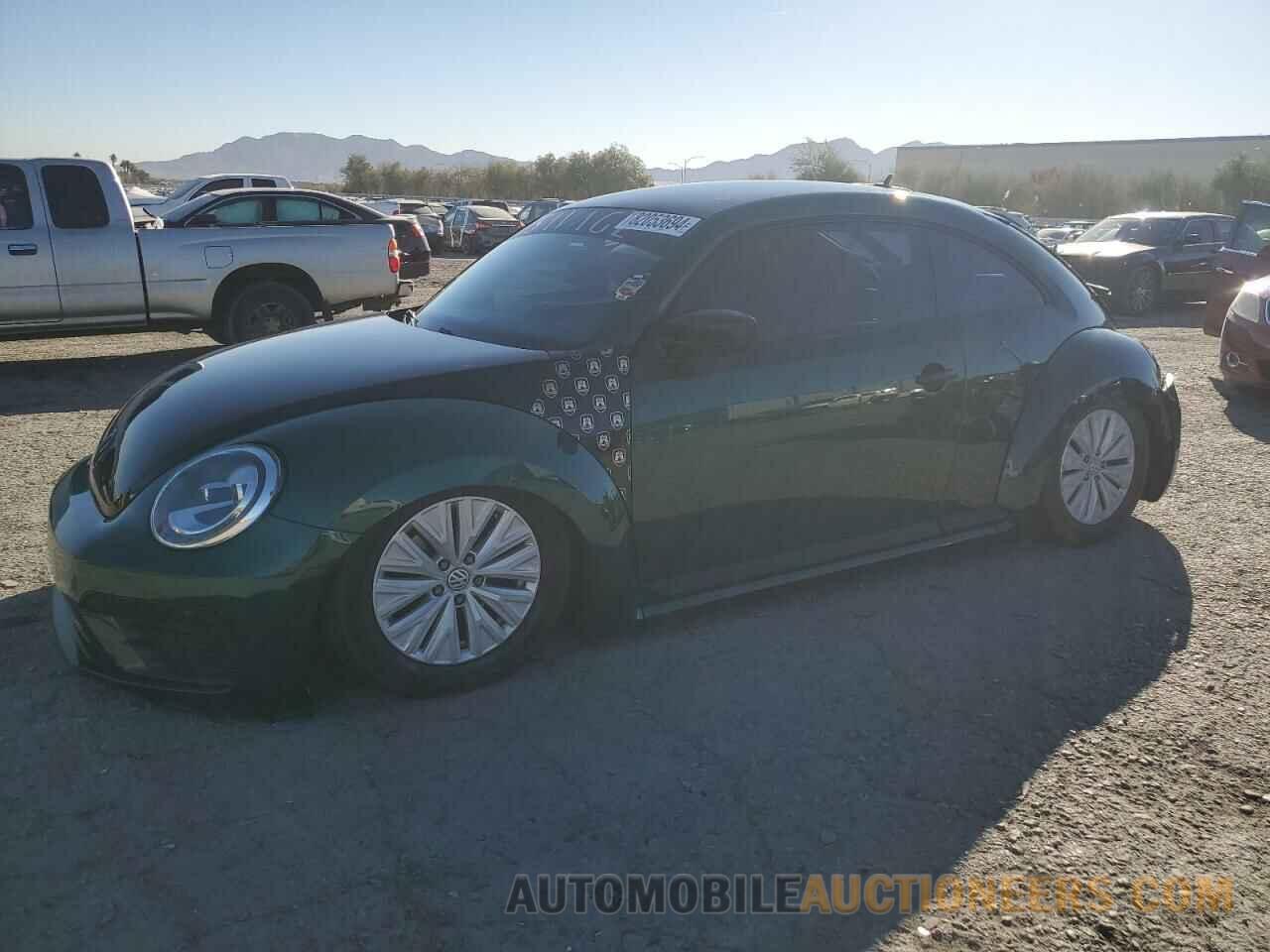 3VWF17AT4HM624320 VOLKSWAGEN BEETLE 2017