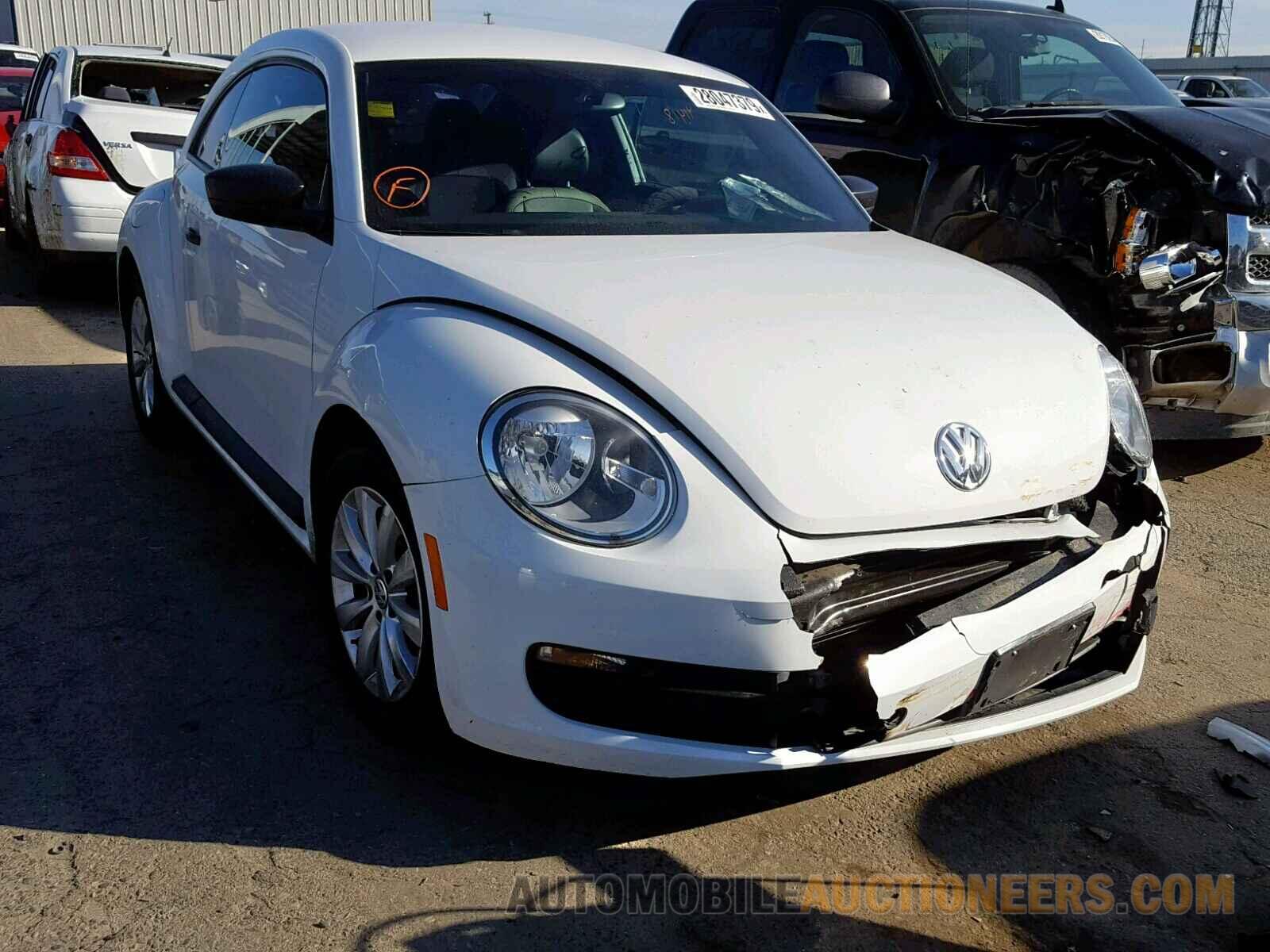 3VWF17AT5FM613601 VOLKSWAGEN BEETLE 2015