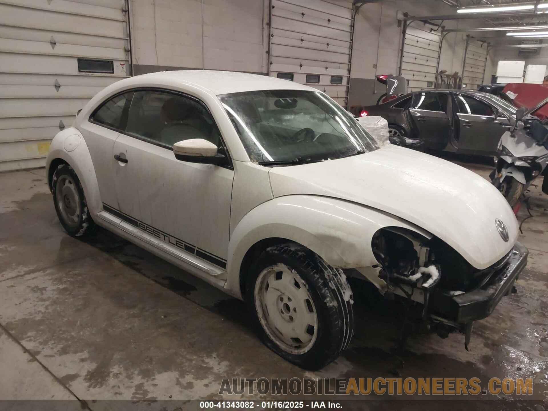 3VWF17AT5FM649661 VOLKSWAGEN BEETLE 2015