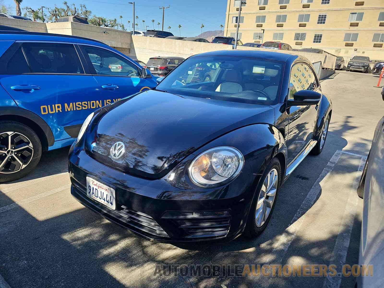 3VWF17AT6HM623931 Volkswagen Beetle 2017