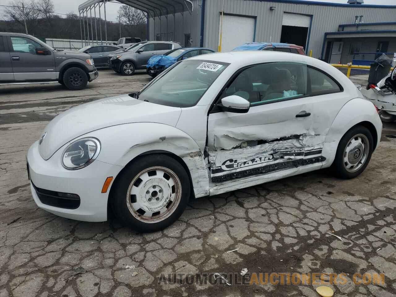 3VWF17AT7GM635472 VOLKSWAGEN BEETLE 2016