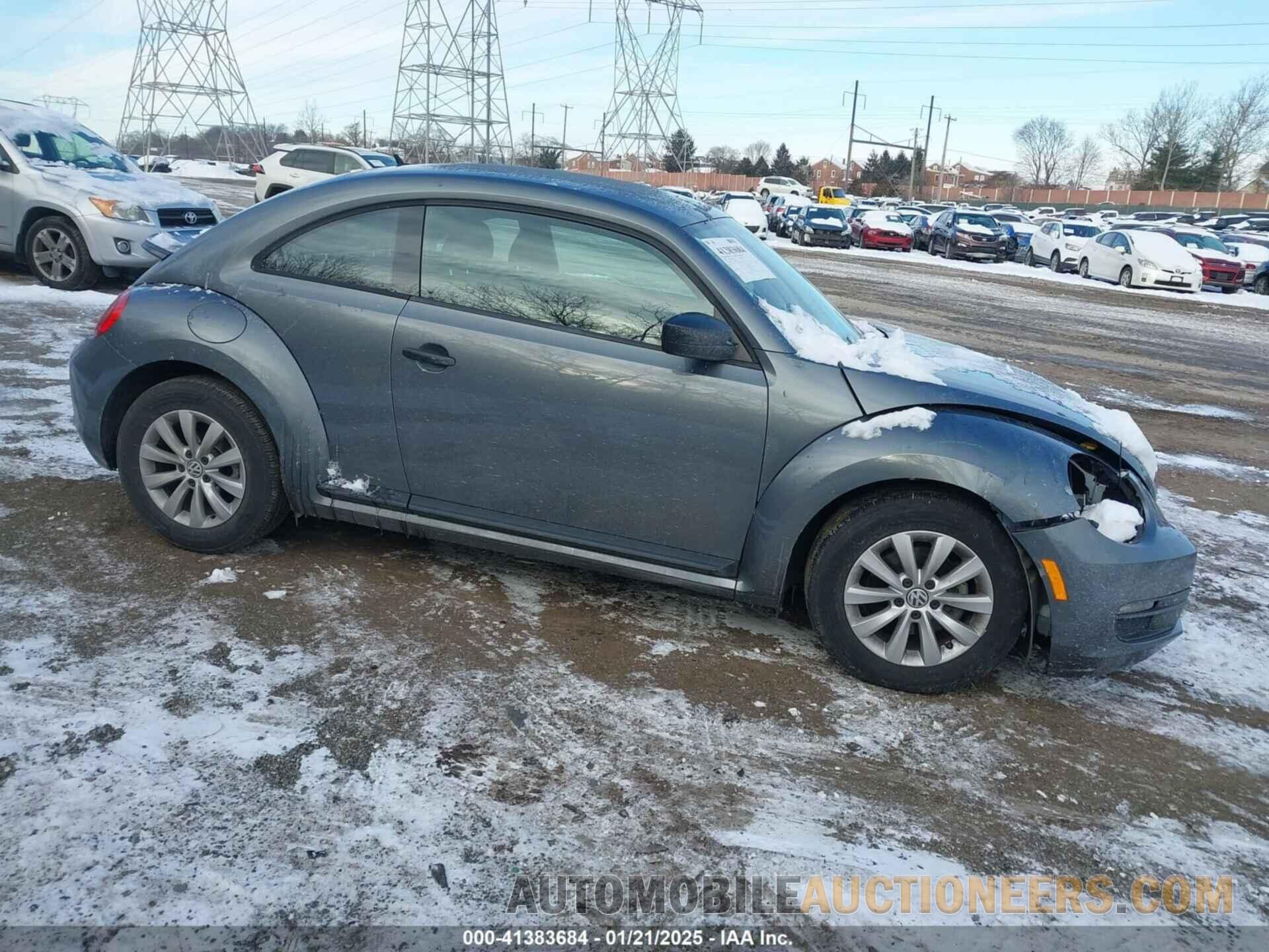 3VWF17AT8GM636274 VOLKSWAGEN BEETLE 2016