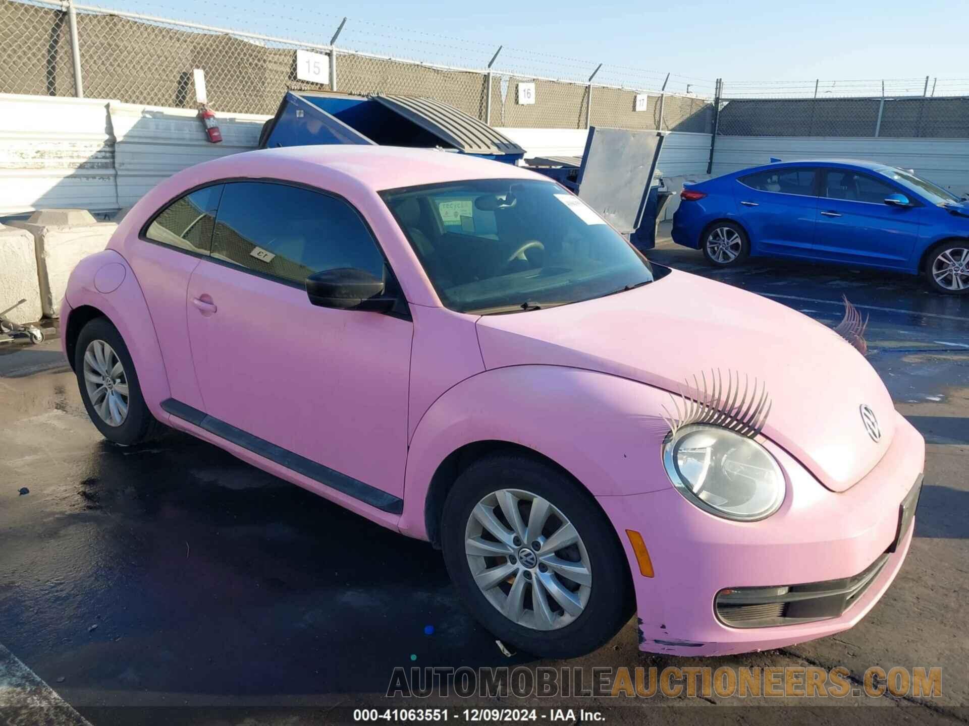 3VWF17AT9EM634711 VOLKSWAGEN BEETLE 2014