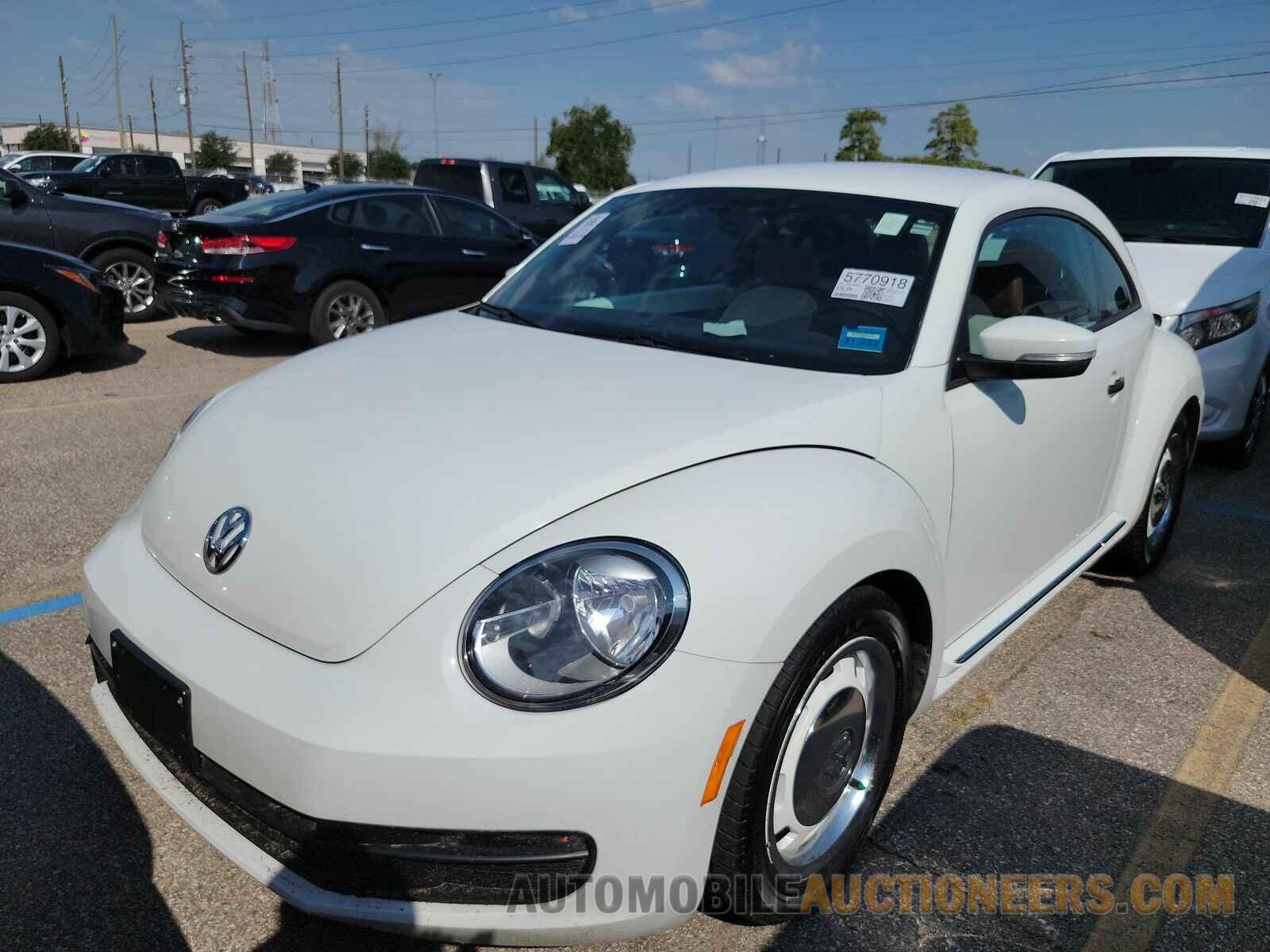 3VWF17AT9FM656581 Volkswagen Beetle 2015