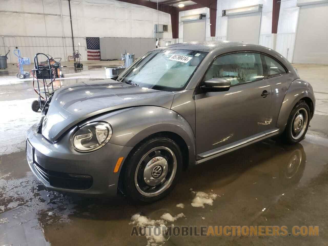 3VWF17AT9GM636736 VOLKSWAGEN BEETLE 2016