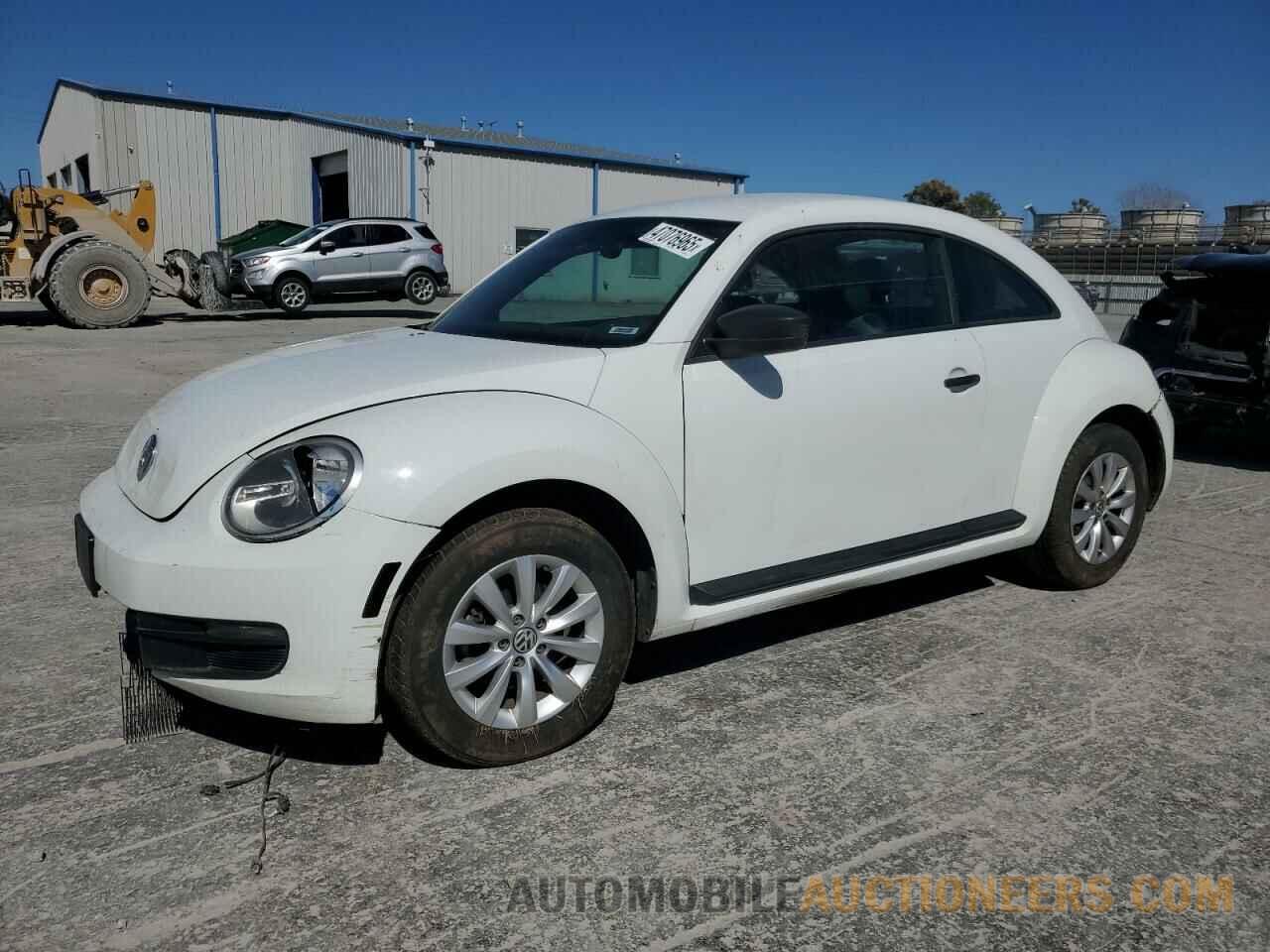 3VWF17ATXFM638767 VOLKSWAGEN BEETLE 2015