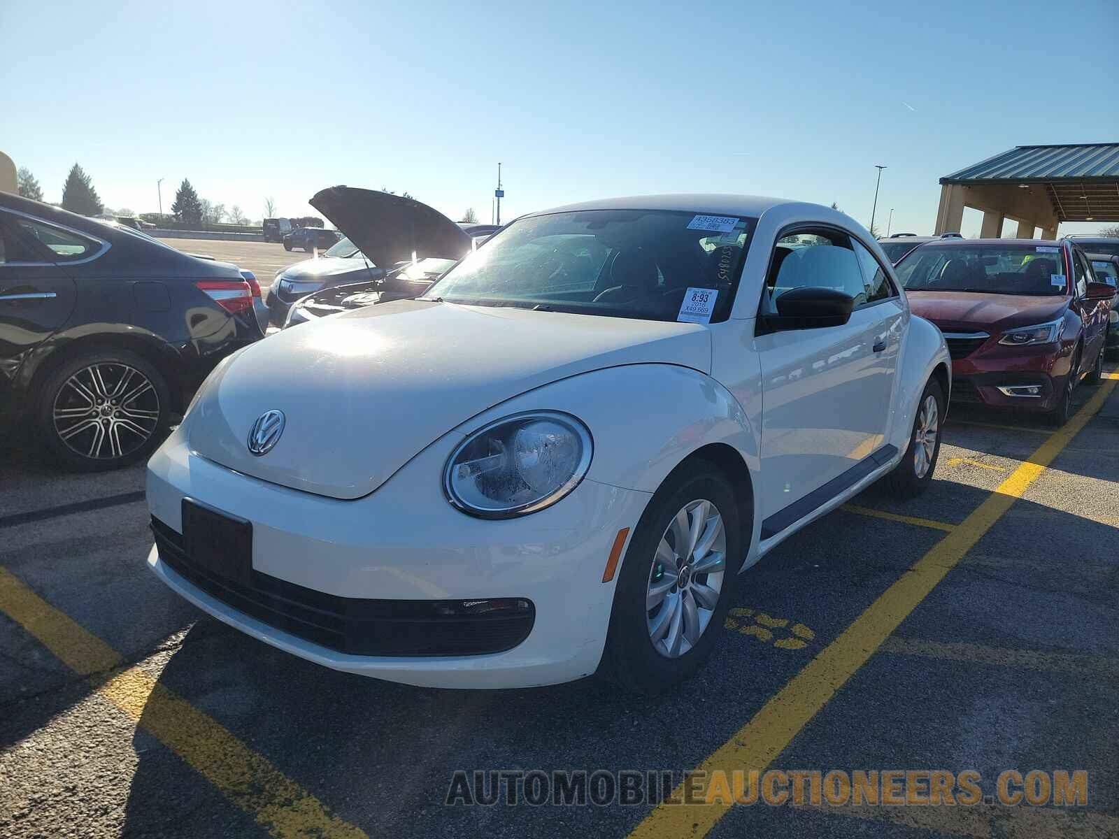 3VWF17ATXGM638933 Volkswagen Beetle Coupe 2016