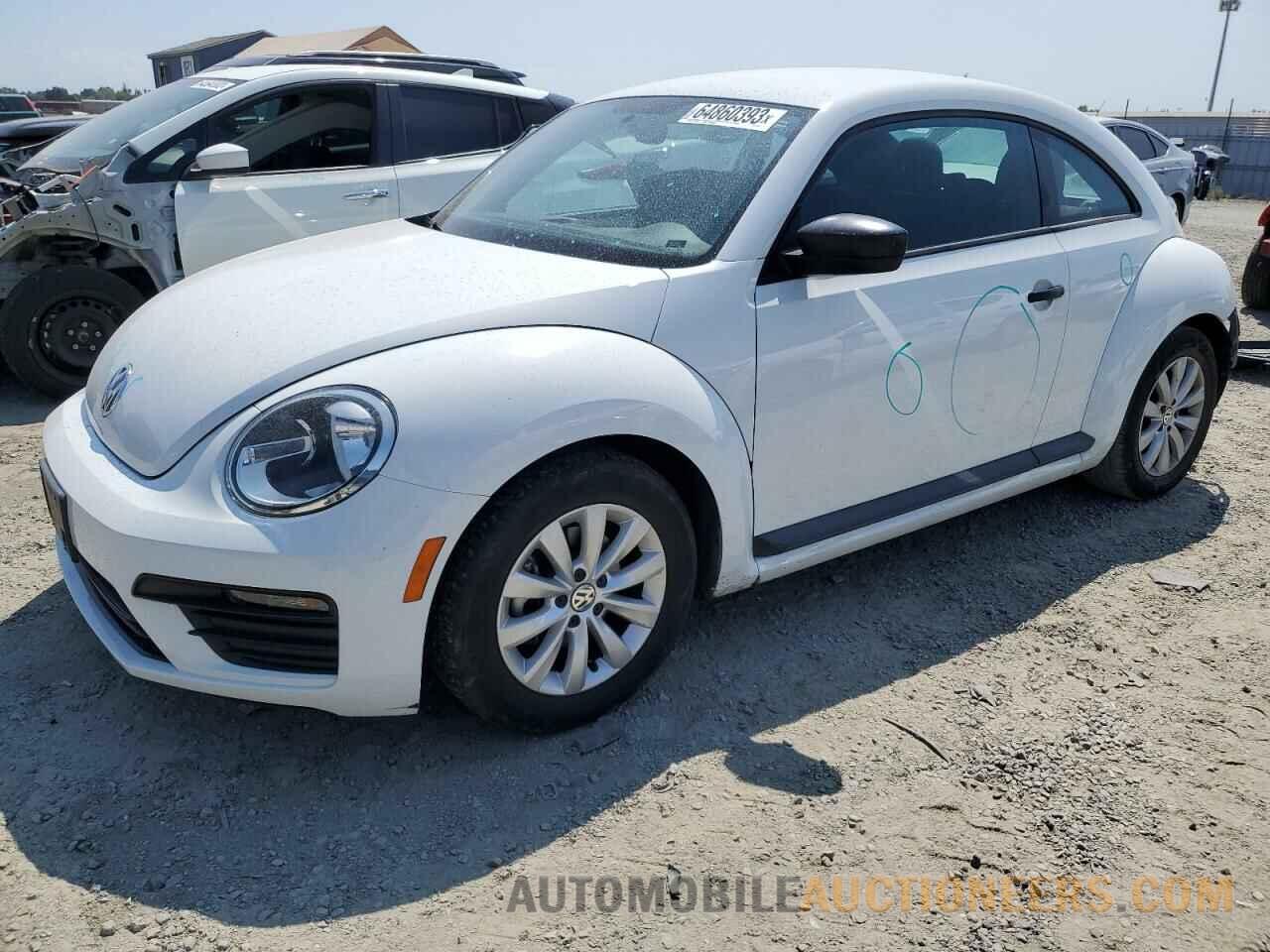 3VWFD7AT1JM712142 VOLKSWAGEN BEETLE 2018