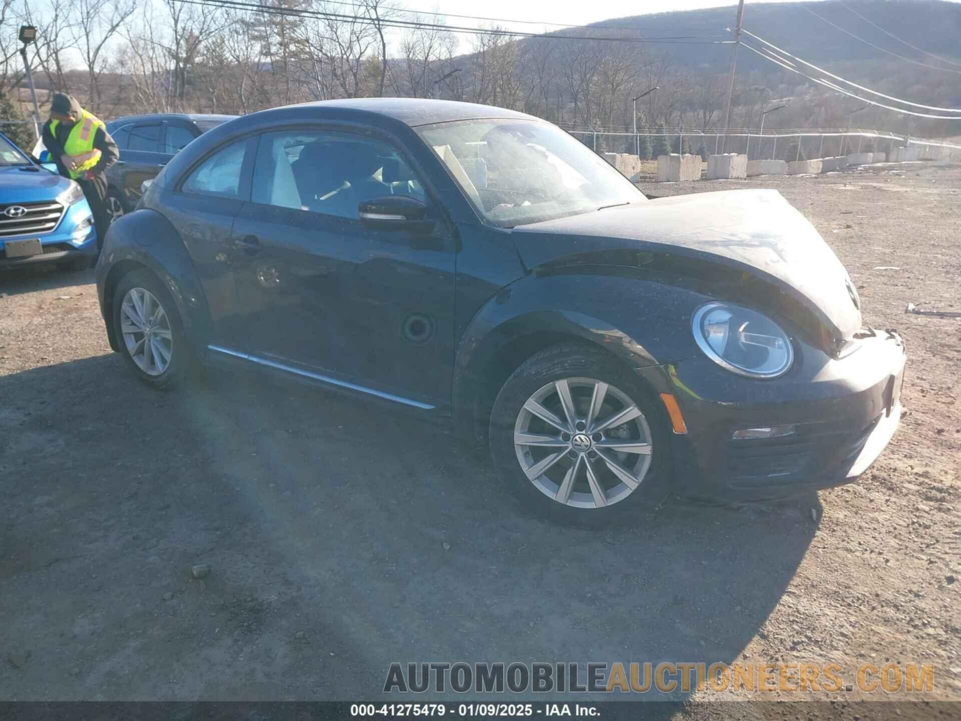 3VWFD7AT1JM724663 VOLKSWAGEN BEETLE 2018