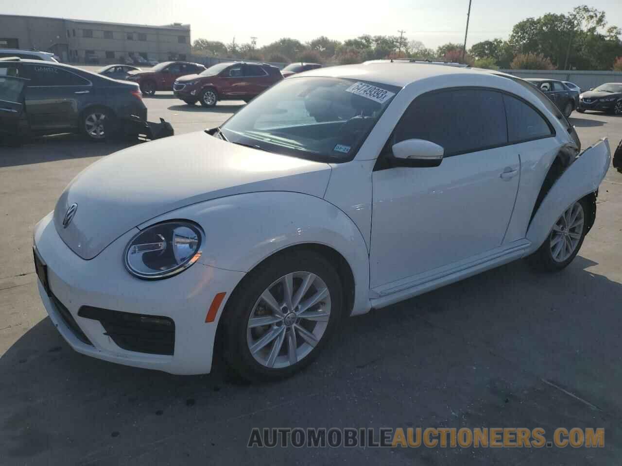 3VWFD7AT4JM713513 VOLKSWAGEN BEETLE 2018