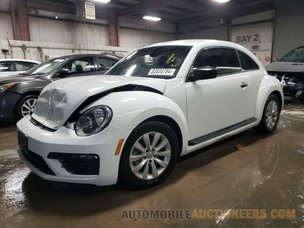 3VWFD7AT5JM701564 VOLKSWAGEN BEETLE 2018