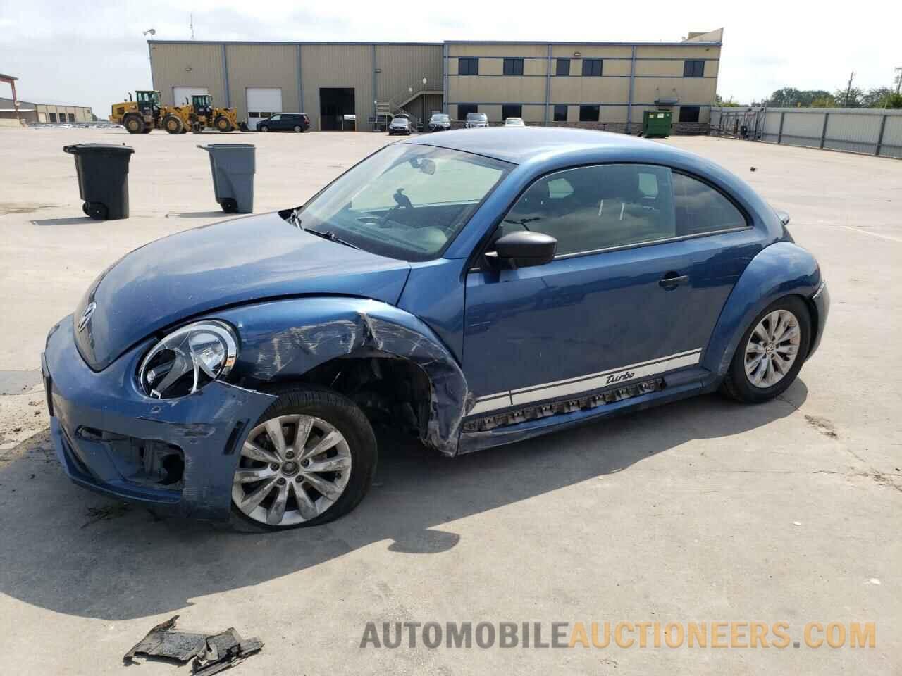 3VWFD7AT5JM719823 VOLKSWAGEN BEETLE 2018