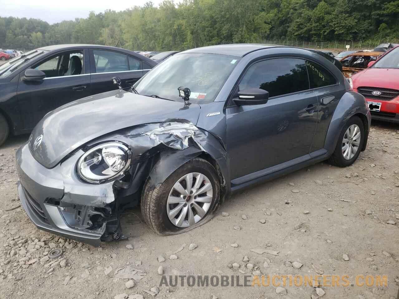 3VWFD7AT6JM702884 VOLKSWAGEN BEETLE 2018