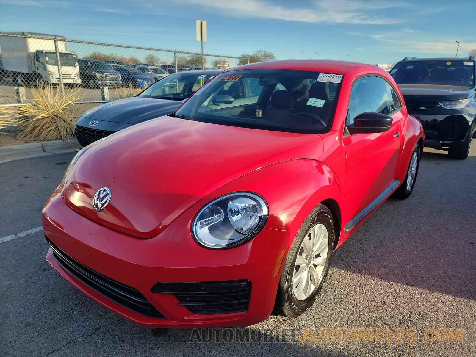 3VWFD7AT6JM712900 Volkswagen Beetle 2018