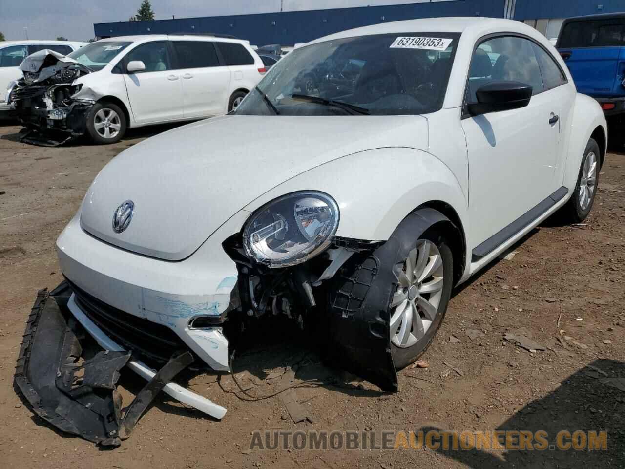 3VWFD7AT6JM714498 VOLKSWAGEN BEETLE 2018