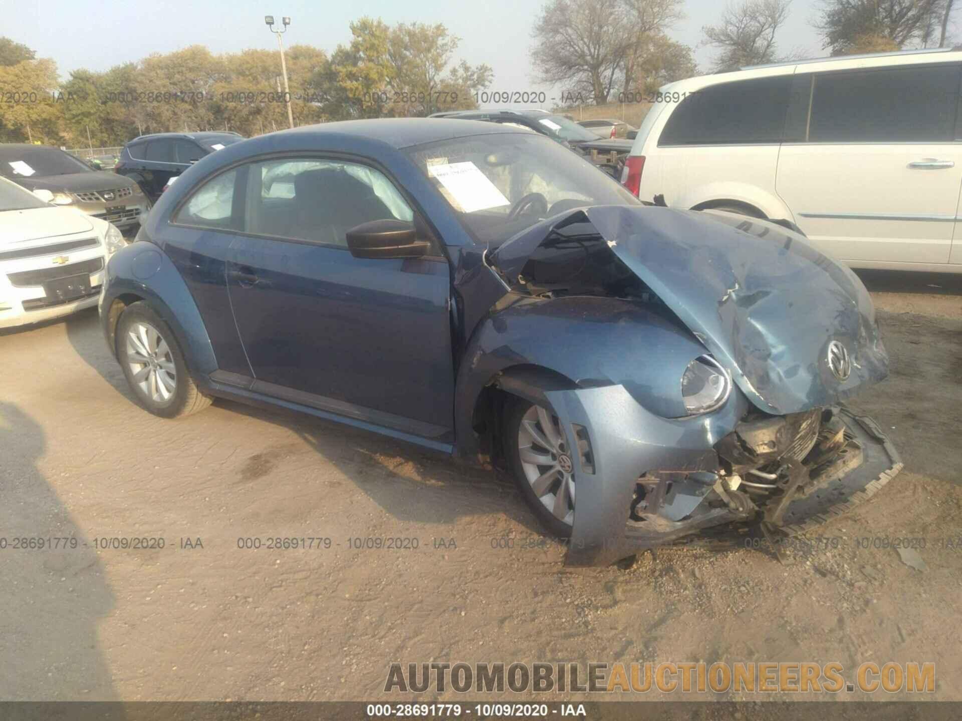 3VWFD7AT7JM702568 VOLKSWAGEN BEETLE 2018