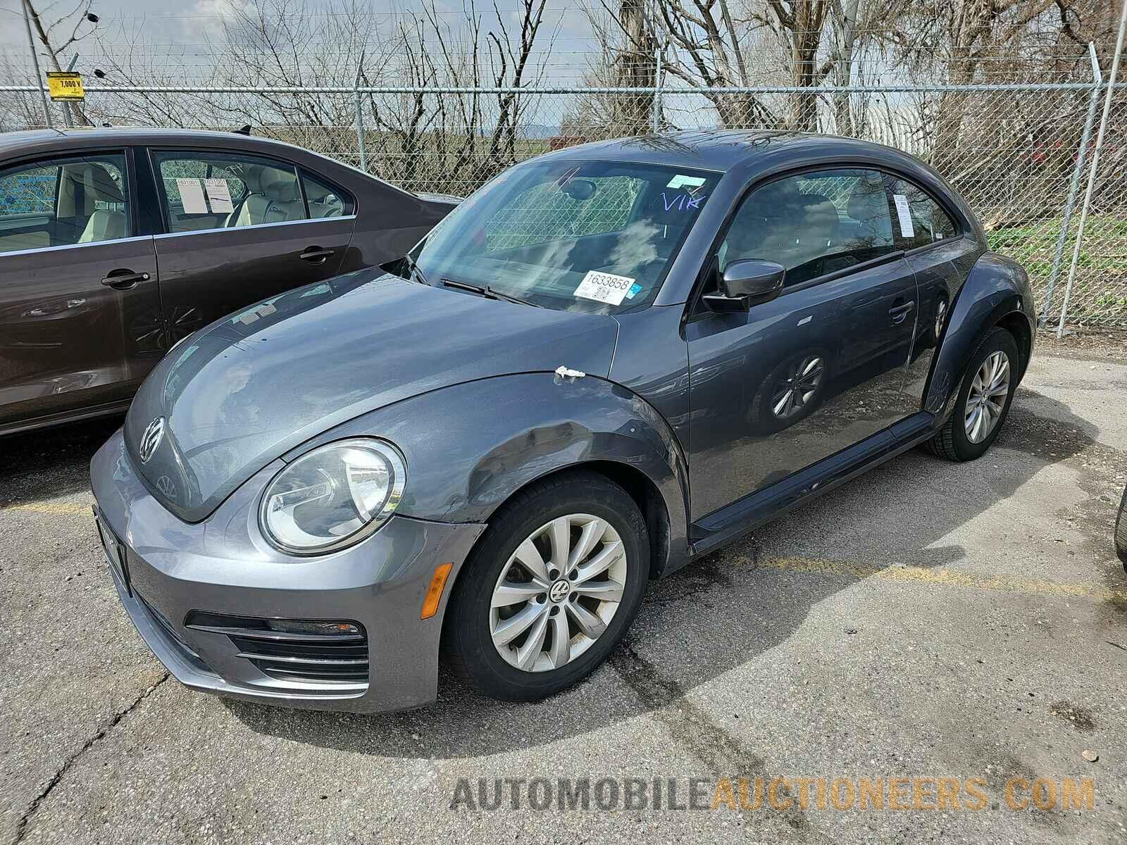 3VWFD7AT7JM707351 Volkswagen Beetle 2018