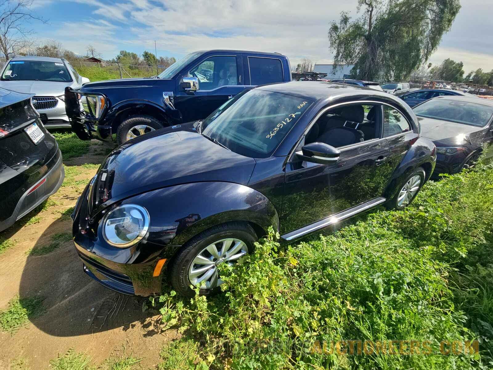 3VWFD7AT7KM708985 Volkswagen Beetle 2019