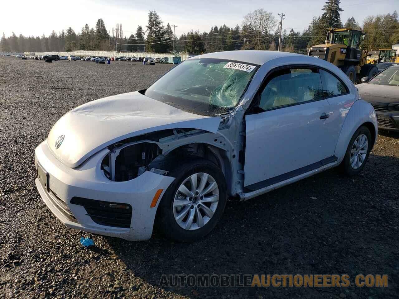 3VWFD7AT8JM710629 VOLKSWAGEN BEETLE 2018