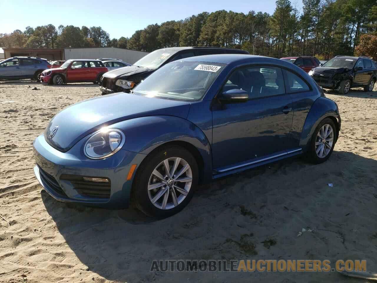 3VWFD7AT9JM725592 VOLKSWAGEN BEETLE 2018