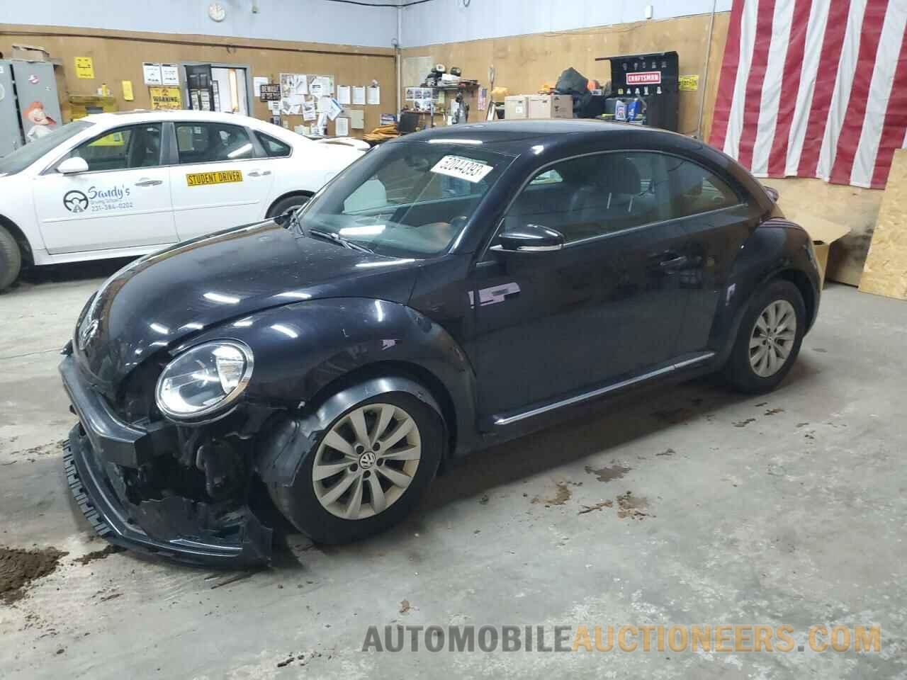 3VWFD7ATXKM711170 VOLKSWAGEN BEETLE 2019