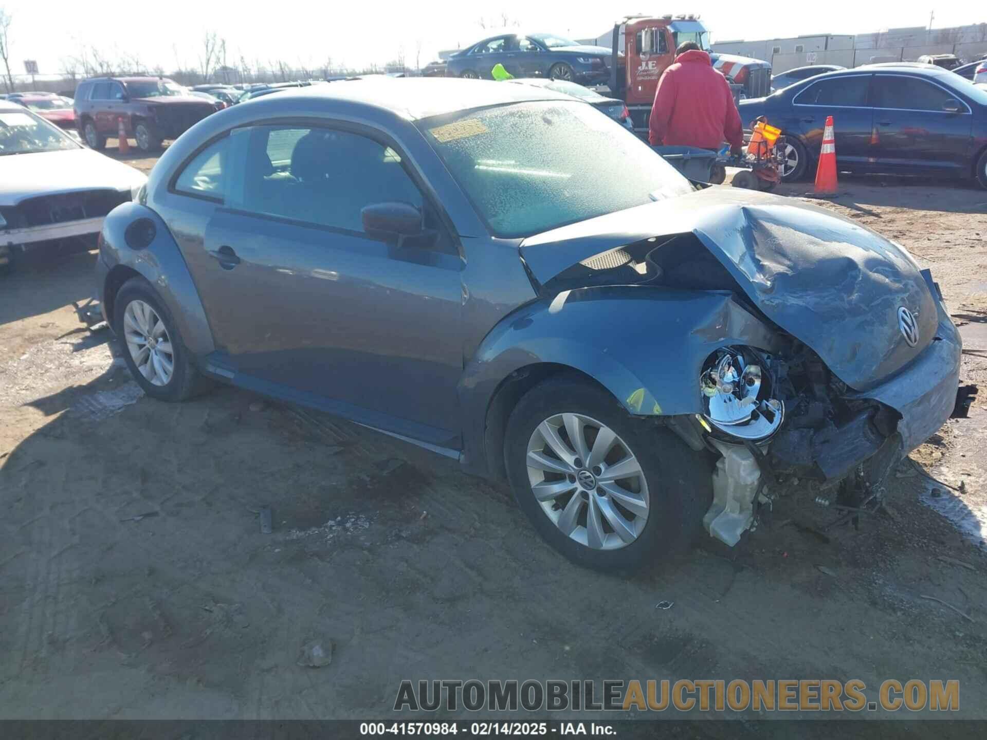 3VWFP7AT0EM624776 VOLKSWAGEN BEETLE 2014