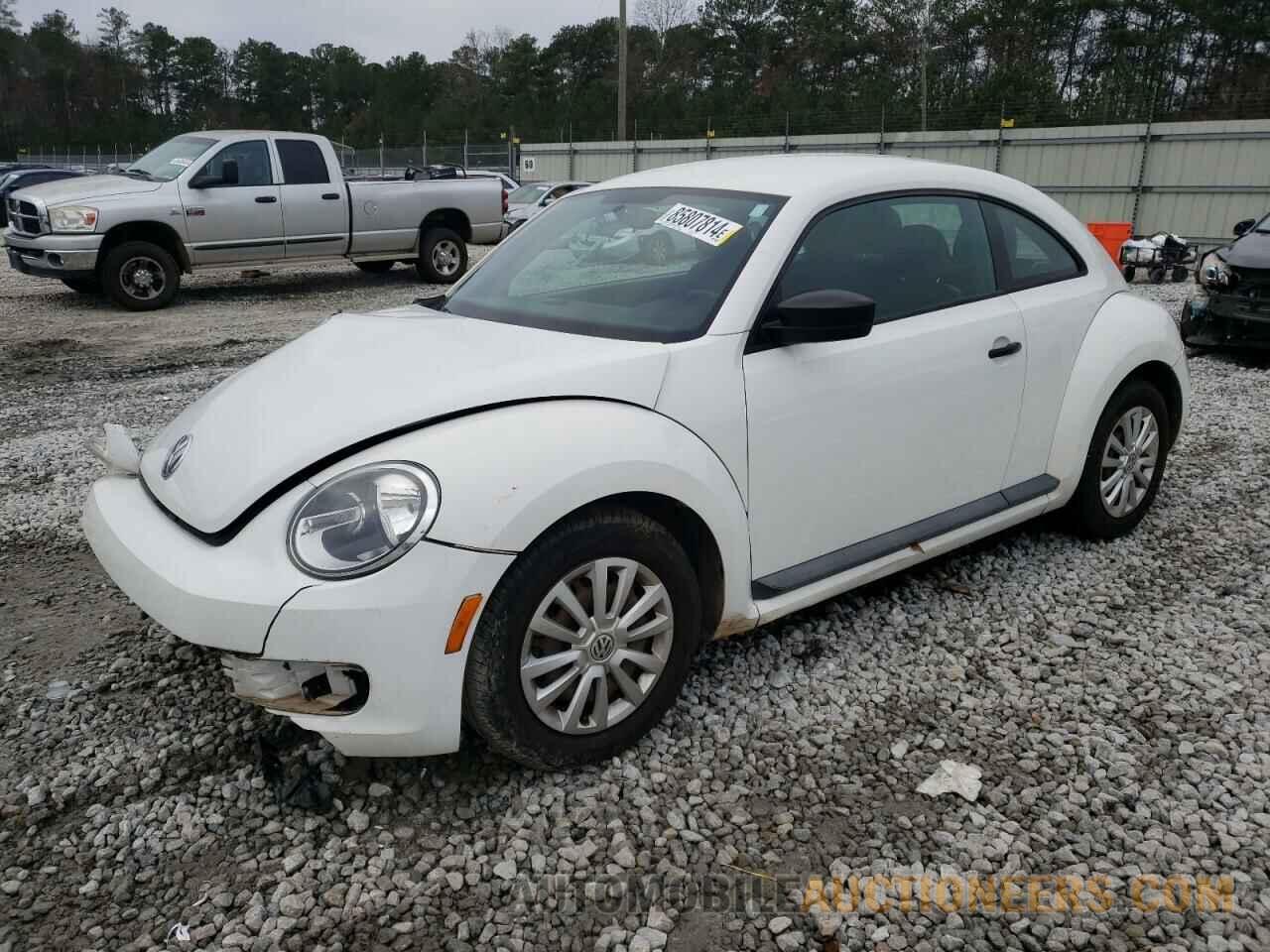 3VWFP7AT1CM643527 VOLKSWAGEN BEETLE 2012