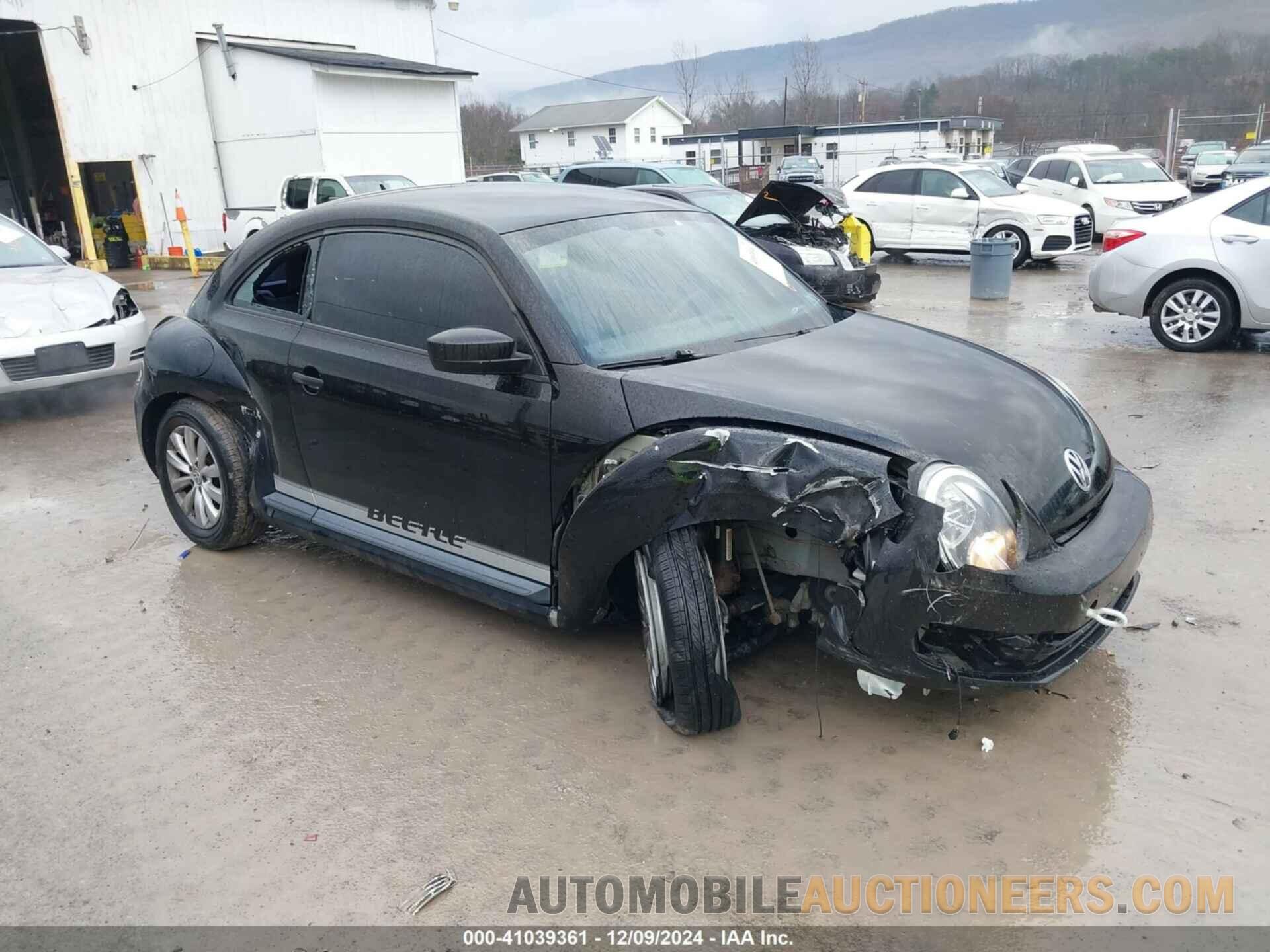 3VWFP7AT3EM628806 VOLKSWAGEN BEETLE 2014