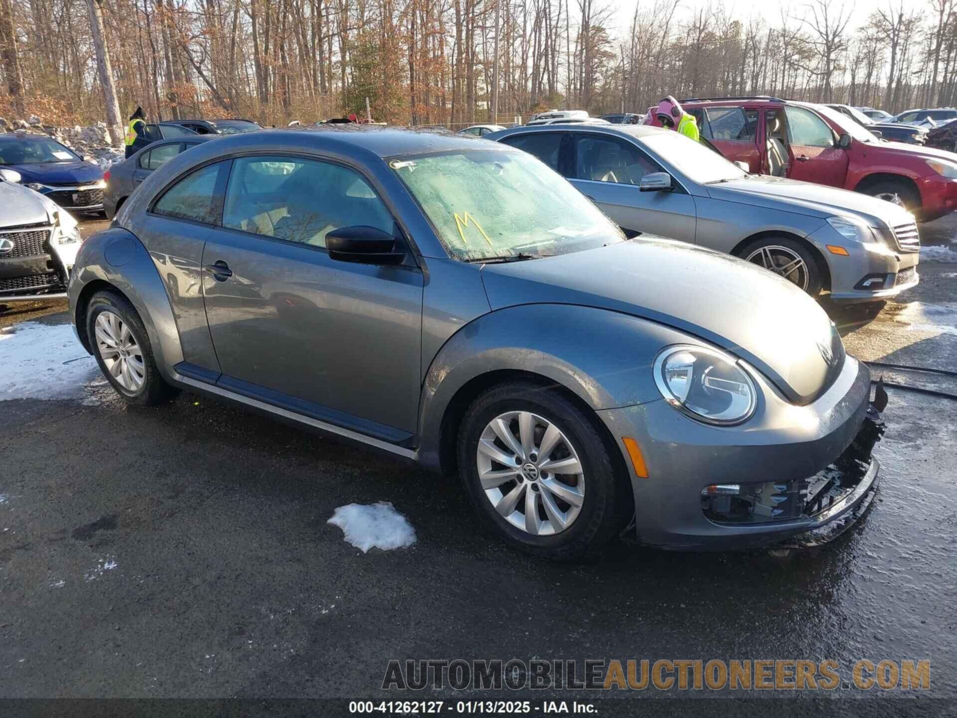 3VWFP7AT4DM669718 VOLKSWAGEN BEETLE 2013