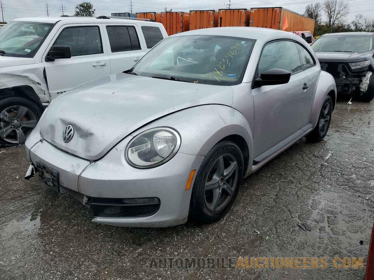 3VWFP7AT8DM627570 VOLKSWAGEN BEETLE 2013