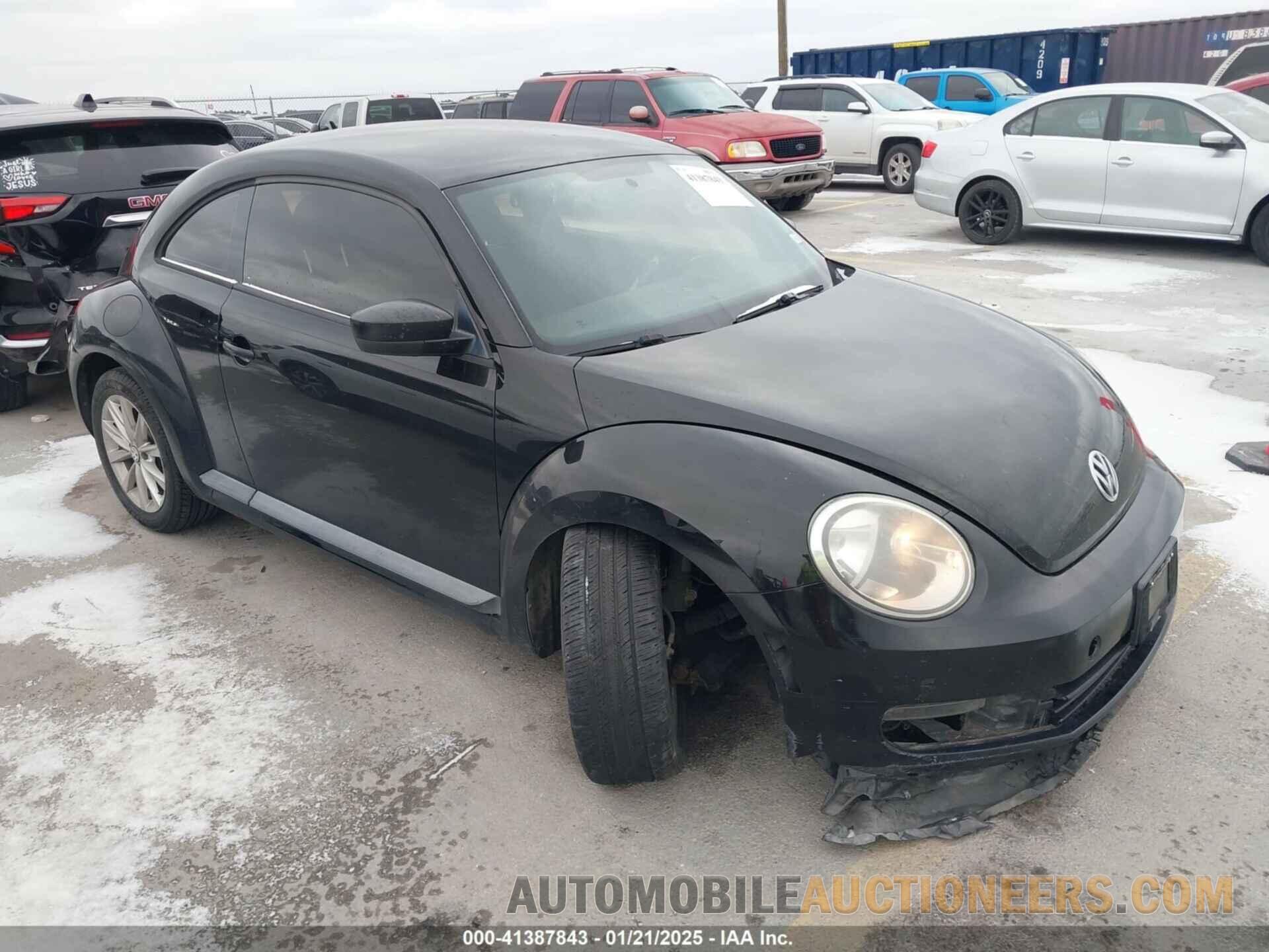 3VWFP7AT8DM644840 VOLKSWAGEN BEETLE 2013