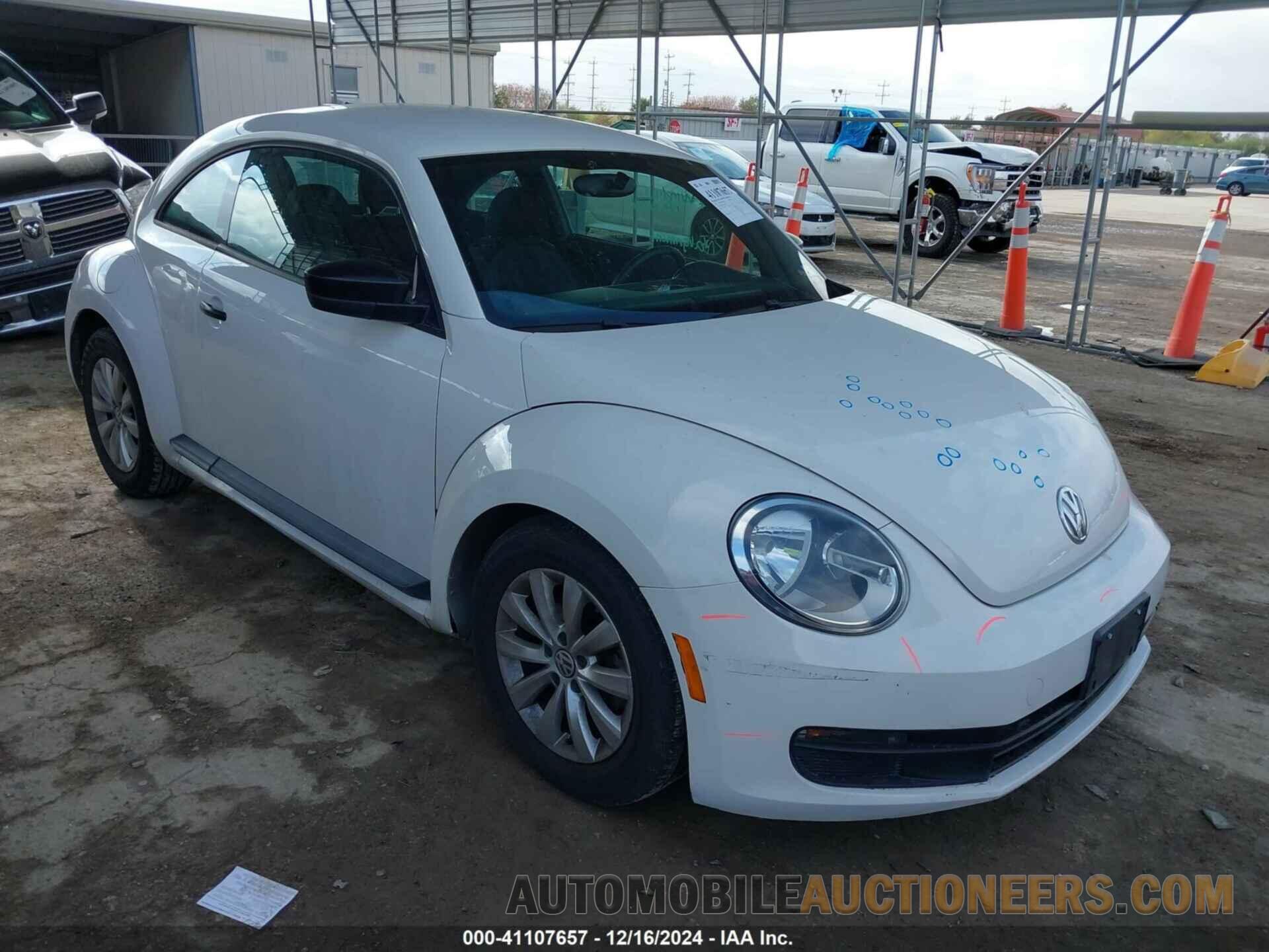 3VWFP7AT9DM643860 VOLKSWAGEN BEETLE 2013