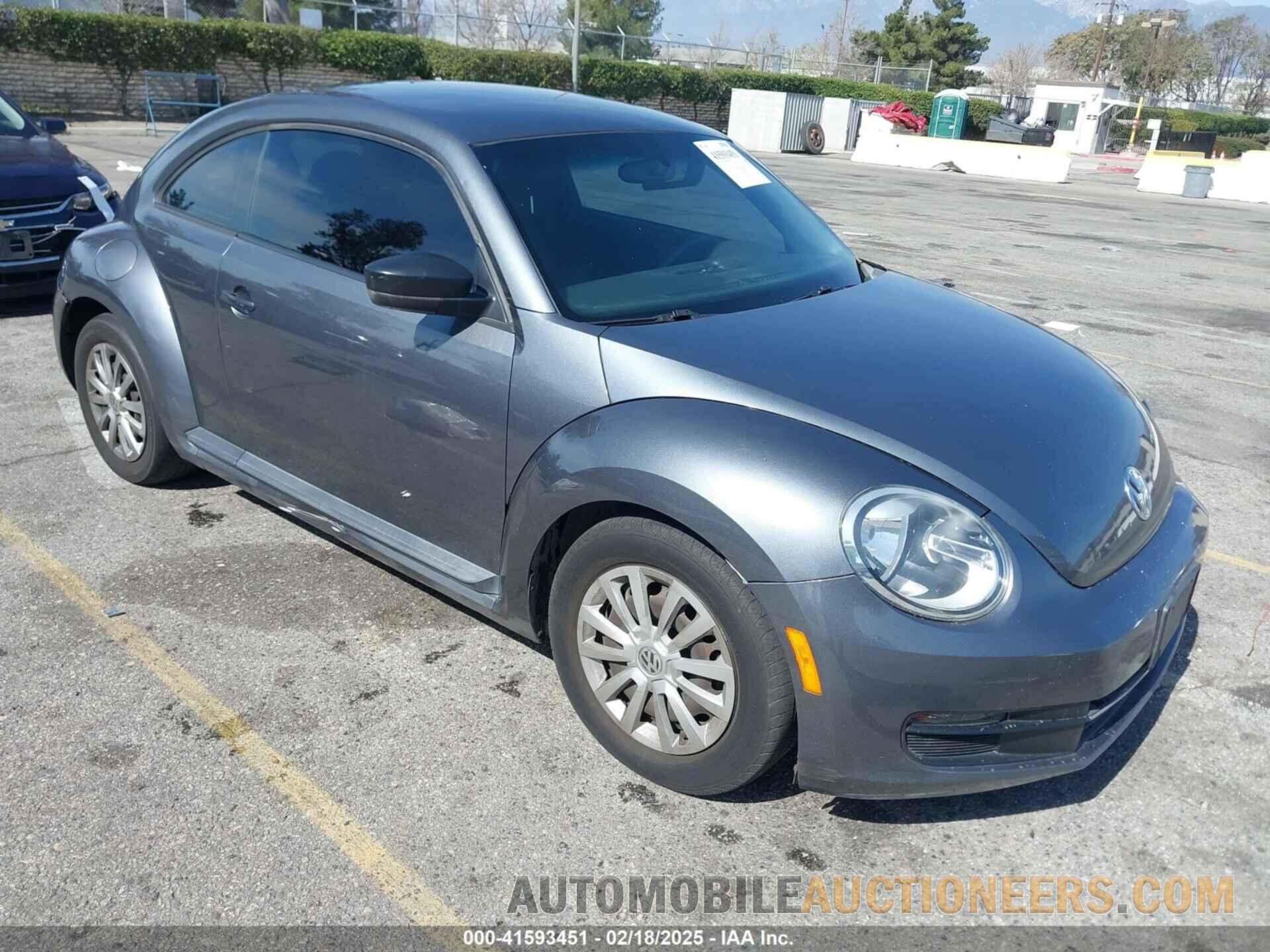 3VWFP7ATXCM645079 VOLKSWAGEN BEETLE 2012