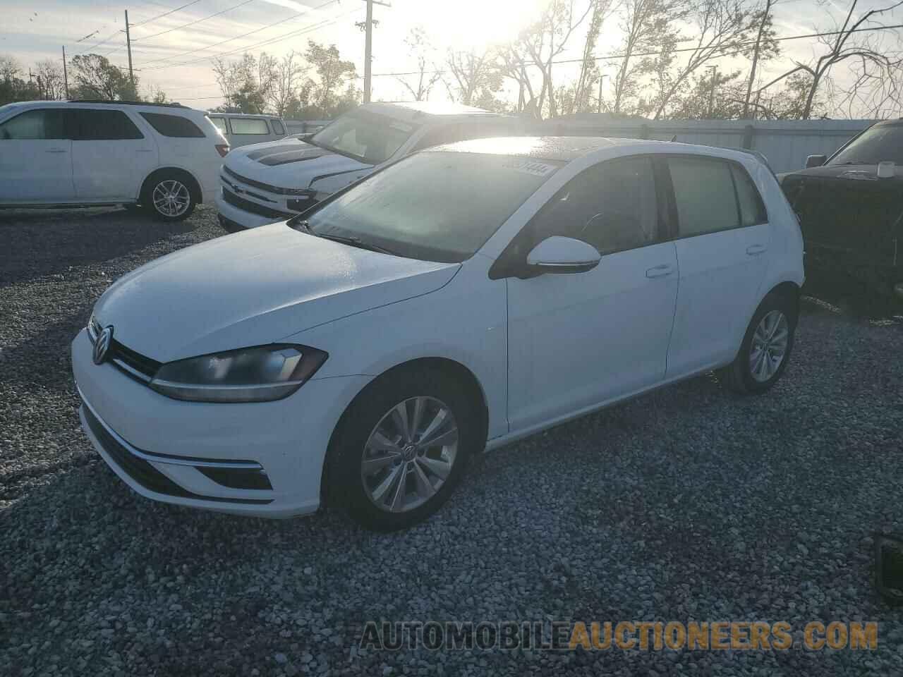 3VWG17AU1JM266242 VOLKSWAGEN GOLF 2018