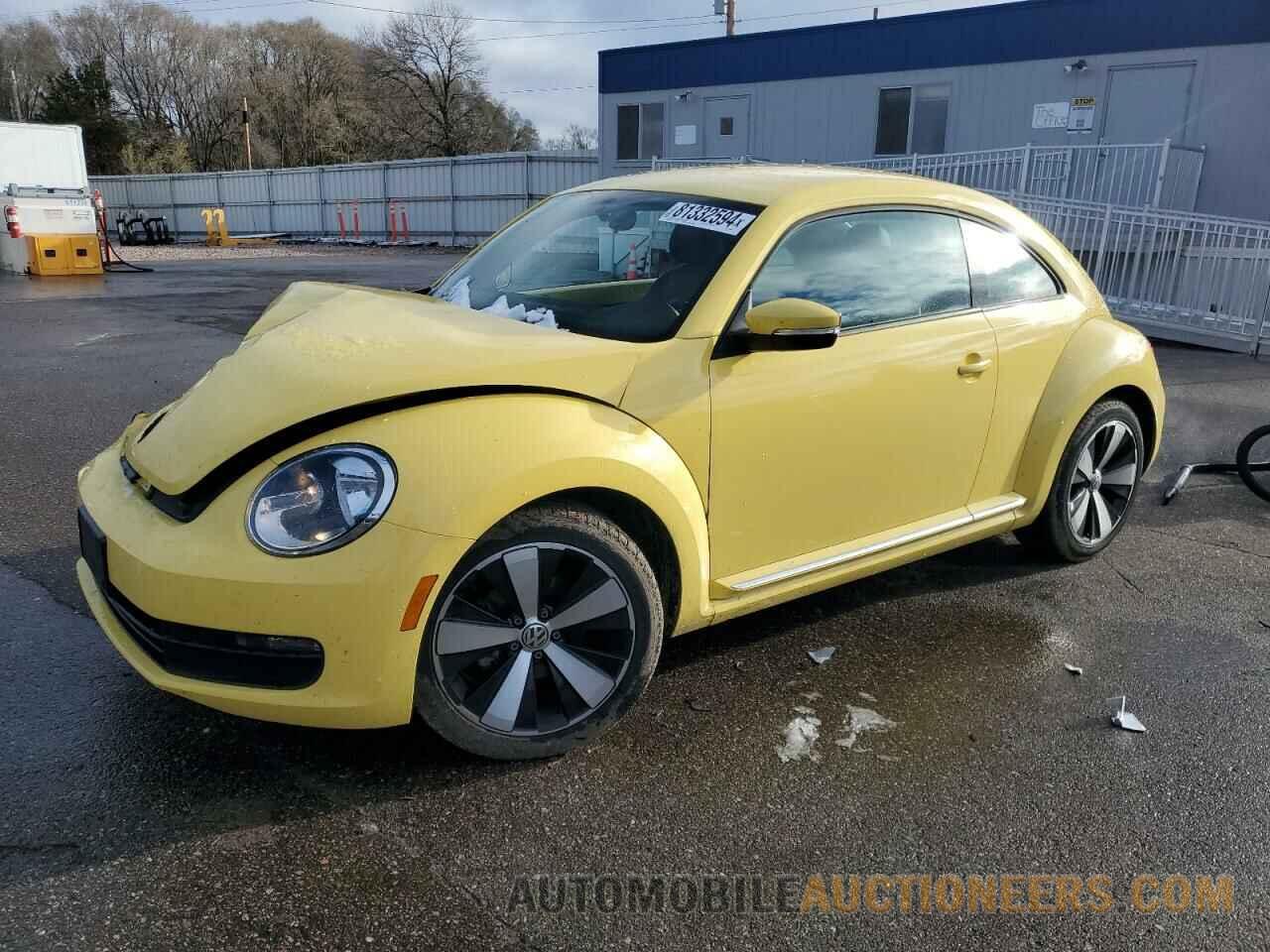 3VWH17AT4FM636845 VOLKSWAGEN BEETLE 2015