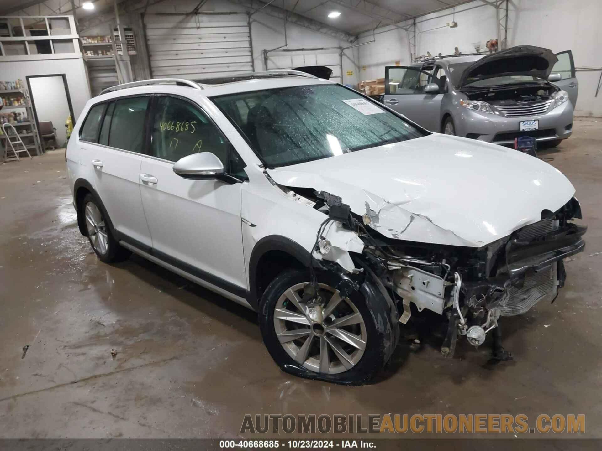 3VWH17AU2HM535234 VOLKSWAGEN GOLF ALLTRACK 2017