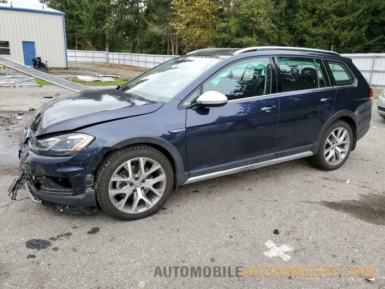 3VWH17AU2JM758606 VOLKSWAGEN GOLF 2018