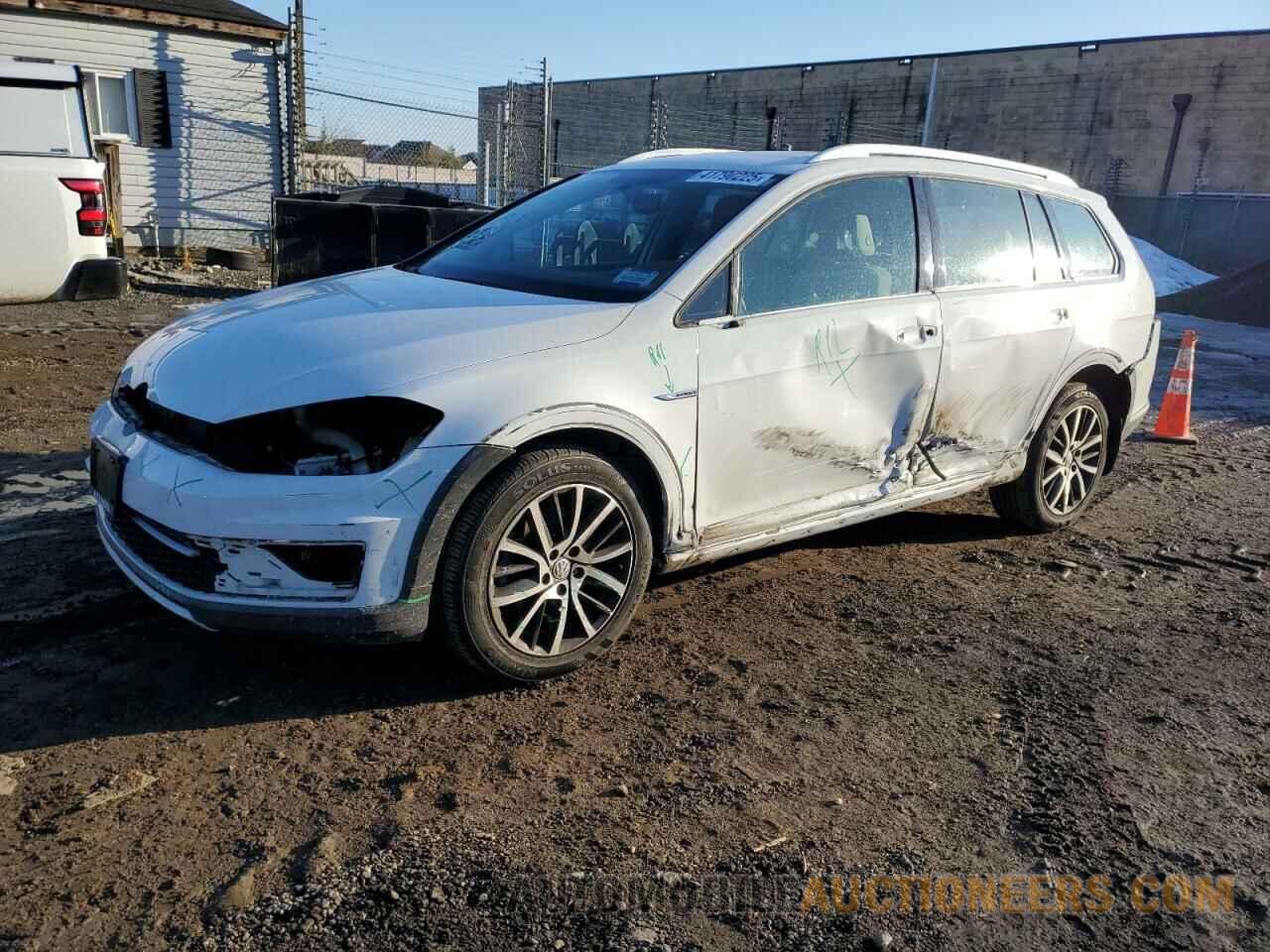 3VWH17AU3JM753947 VOLKSWAGEN GOLF 2018