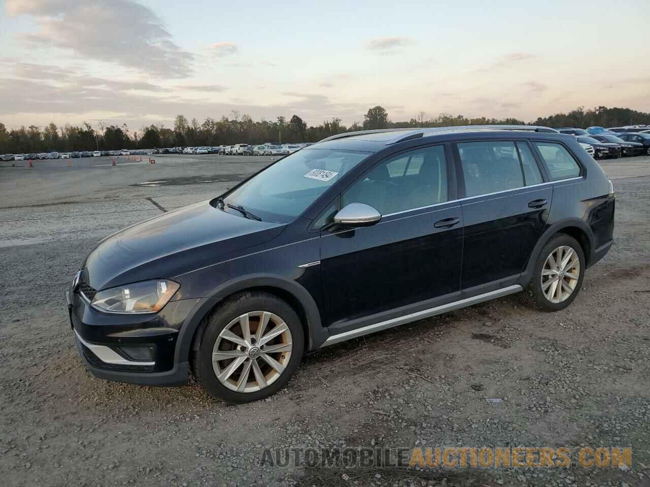 3VWH17AU7HM506800 VOLKSWAGEN GOLF 2017