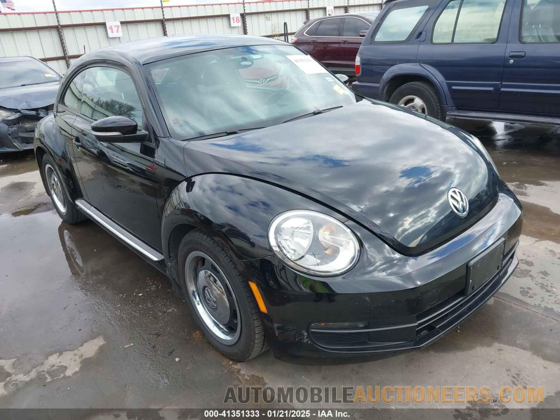 3VWHP7AT0CM623536 VOLKSWAGEN BEETLE 2012