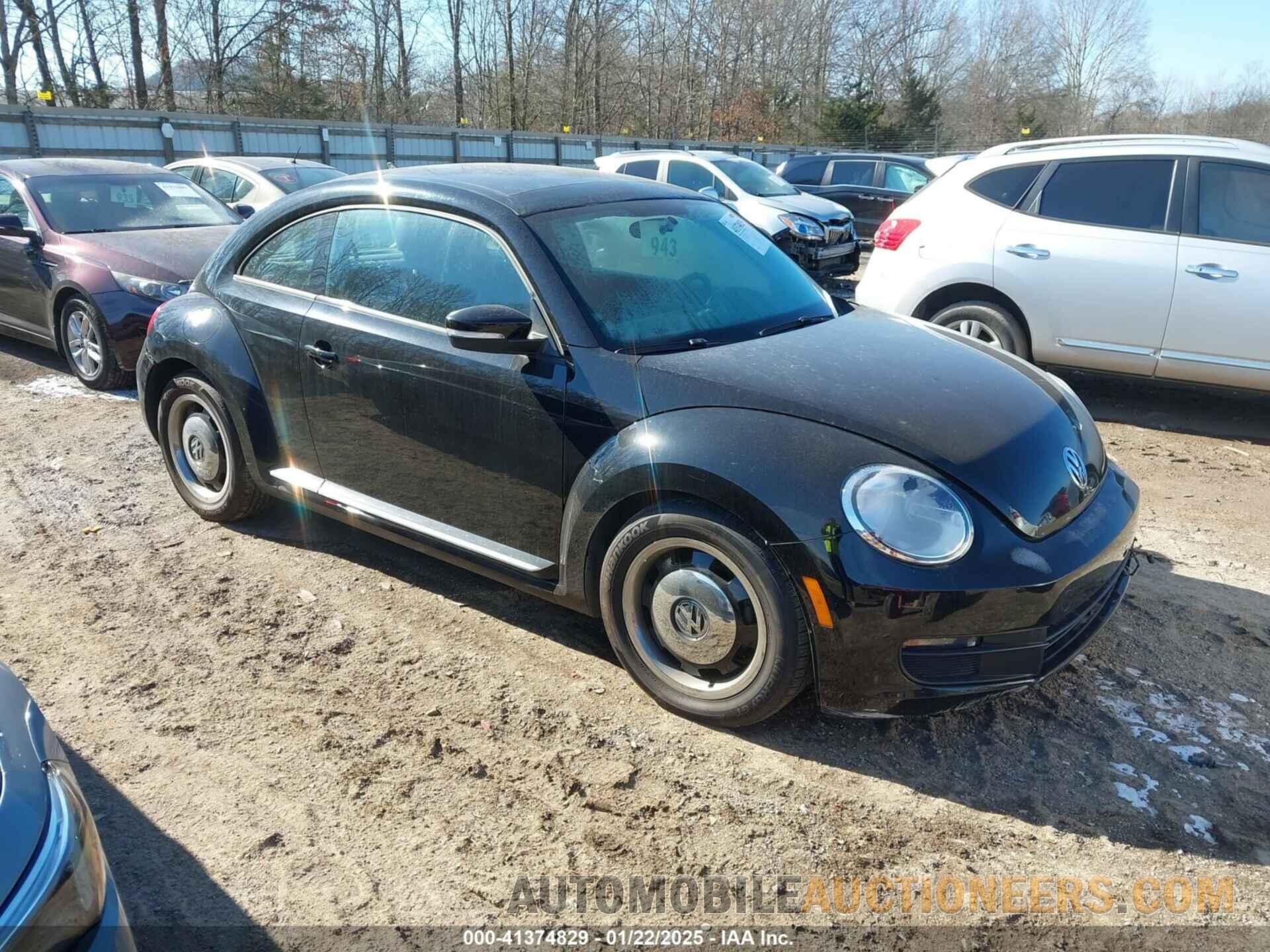 3VWHP7AT1CM652074 VOLKSWAGEN BEETLE 2012