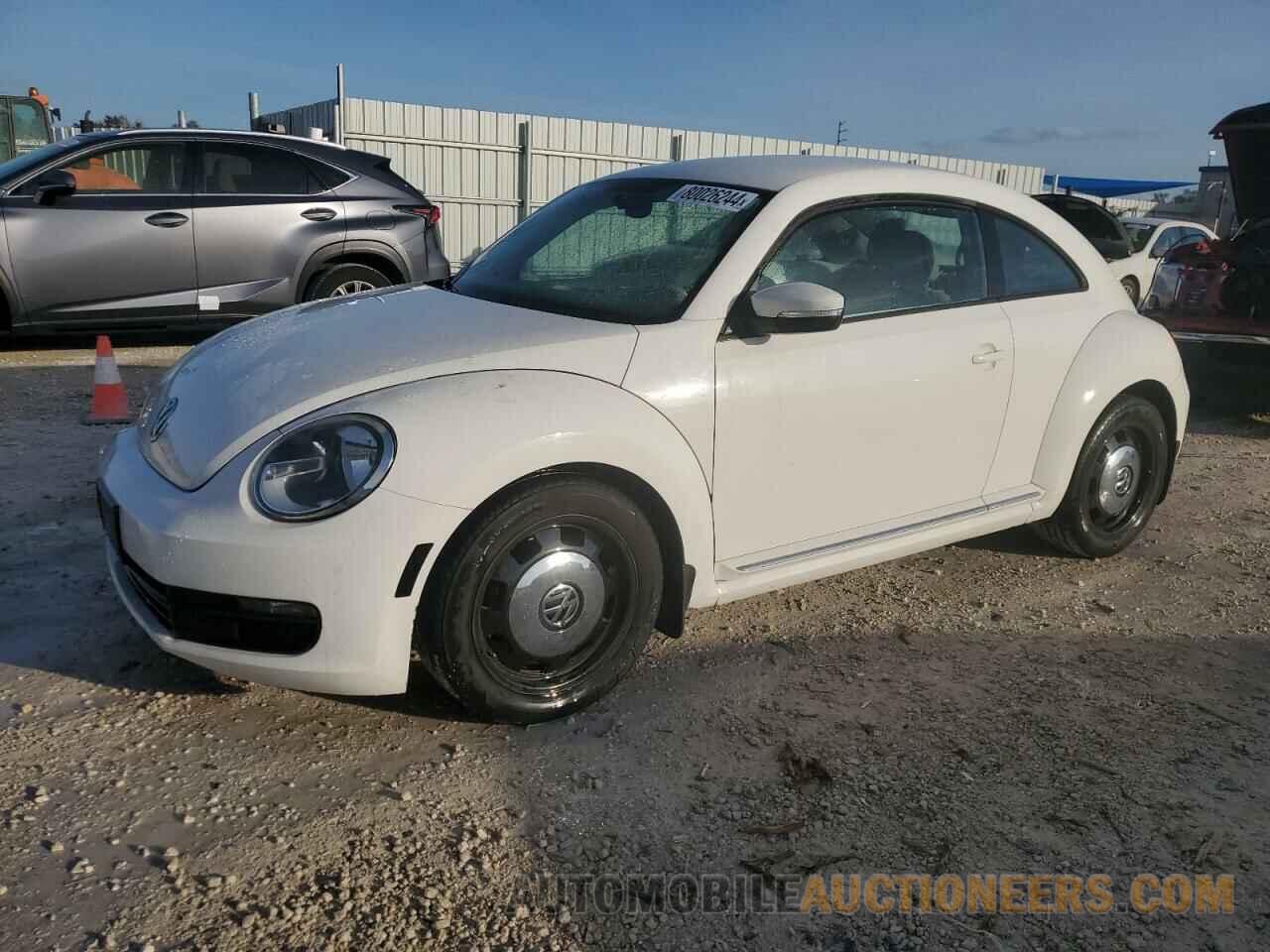 3VWHP7AT9EM606172 VOLKSWAGEN BEETLE 2014